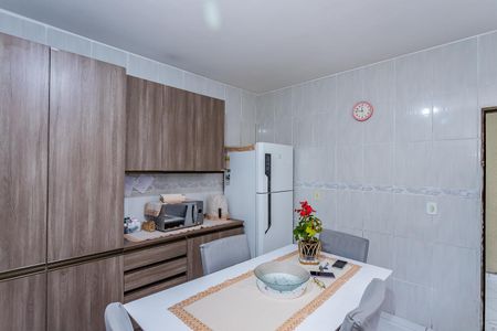 Casa à venda com 220m², 3 quartos e 4 vagas Casa à venda com 220m², 3 quartos e 4 vagasCozinha