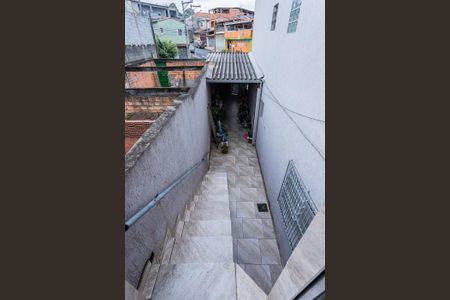 Casa à venda com 220m², 3 quartos e 4 vagas Casa à venda com 220m², 3 quartos e 4 vagasEscada