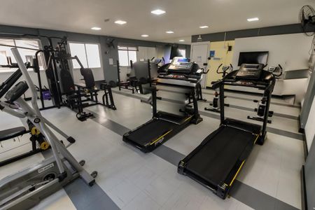 Apartamento à venda com 42m², 2 quartos e 1 vaga Apartamento à venda com 42m², 2 quartos e 1 vagaÁrea comum - Academia