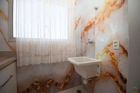 Apartamento para alugar com 65m², 2 quartos e 1 vaga Apartamento para alugar com 65m², 2 quartos e 1 vagaCozinha e Área de Serviço