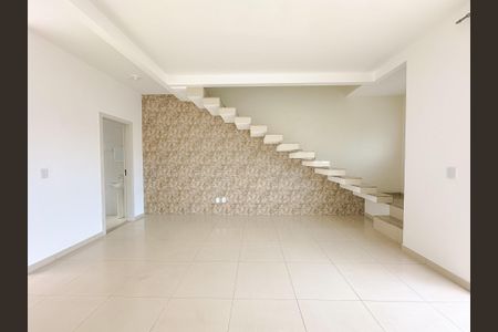 Casa para alugar com 91m², 2 quartos e 2 vagasSala 