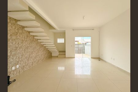 Casa para alugar com 91m², 2 quartos e 2 vagasSala 