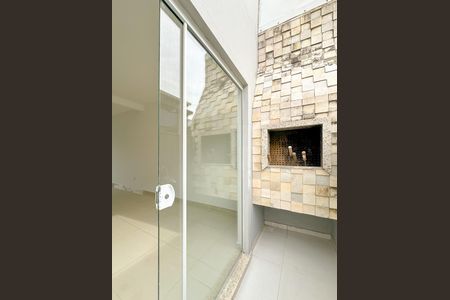 Casa para alugar com 91m², 2 quartos e 2 vagasChurrasqueira