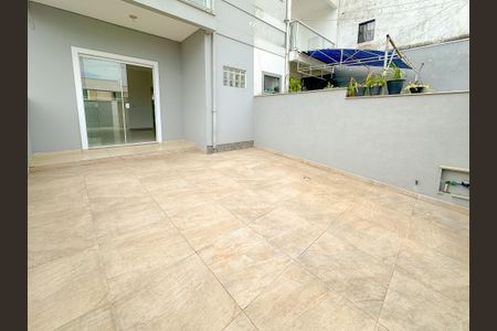 Casa para alugar com 91m², 2 quartos e 2 vagasGaragem