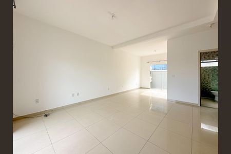 Casa para alugar com 91m², 2 quartos e 2 vagasSala 