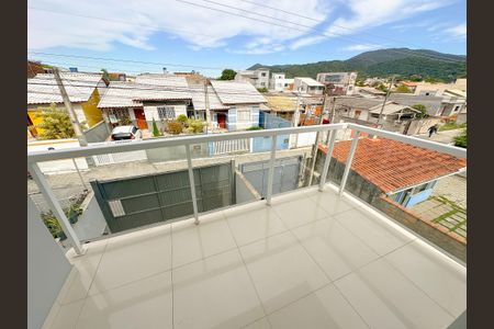 Casa para alugar com 91m², 2 quartos e 2 vagasVaranda