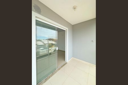 Casa para alugar com 91m², 2 quartos e 2 vagasVaranda