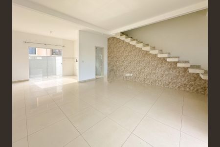 Casa para alugar com 91m², 2 quartos e 2 vagasSala 