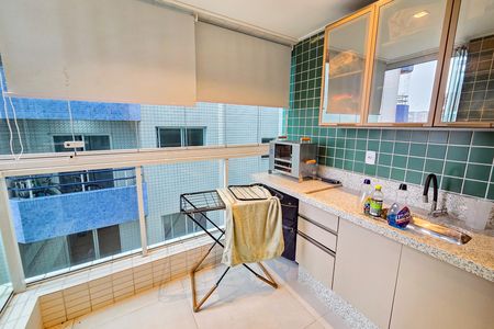 Apartamento para alugar com 81m², 2 quartos e 1 vagaVaranda