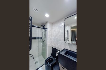 Banheiro da Suíte de apartamento para alugar com 1 quarto, 24m² em Vila Nova Conceição, São Paulo