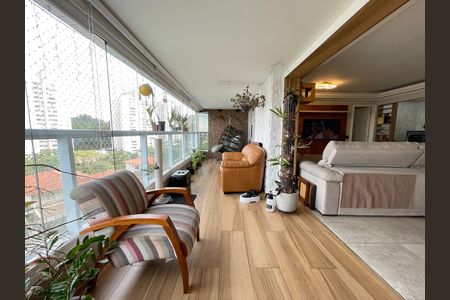 Apartamento à venda com 149m², 3 quartos e 2 vagas Apartamento à venda com 149m², 3 quartos e 2 vagasVaranda