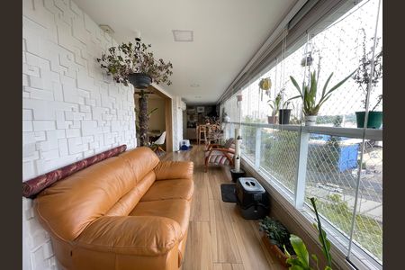 Apartamento à venda com 149m², 3 quartos e 2 vagas Apartamento à venda com 149m², 3 quartos e 2 vagasVaranda