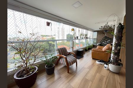 Apartamento à venda com 149m², 3 quartos e 2 vagas Apartamento à venda com 149m², 3 quartos e 2 vagasVaranda