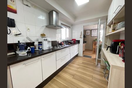 Apartamento à venda com 149m², 3 quartos e 2 vagas Apartamento à venda com 149m², 3 quartos e 2 vagasCozinha