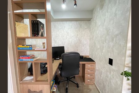 Apartamento à venda com 149m², 3 quartos e 2 vagas Apartamento à venda com 149m², 3 quartos e 2 vagasEscritório