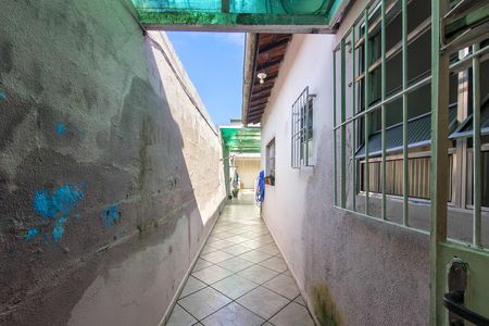 Casa para alugar com 80m², 2 quartos e 2 vagasCorredor