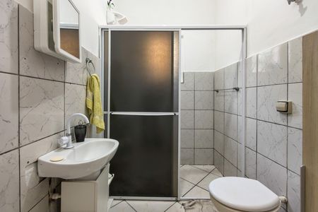 Casa para alugar com 80m², 2 quartos e 2 vagasBanheiro