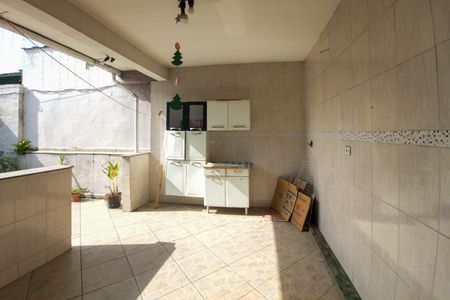 Casa para alugar com 80m², 2 quartos e 2 vagasQuintal