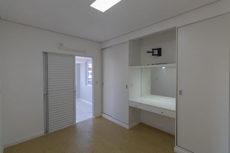 Quarto 1 de apartamento para alugar com 1 quarto, 70m² em Vila Sabrina, São Paulo