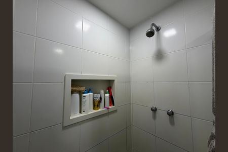 Apartamento para alugar com 90m², 3 quartos e 1 vaga Apartamento para alugar com 90m², 3 quartos e 1 vagaBanheiro da suíte