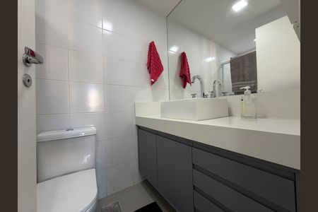 Apartamento para alugar com 90m², 3 quartos e 1 vaga Apartamento para alugar com 90m², 3 quartos e 1 vagaBanheiro da suíte