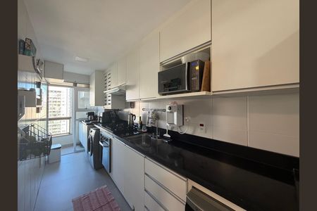 Cozinha de apartamento para alugar com 3 quartos, 90m² em Barra Olímpica, Rio de Janeiro