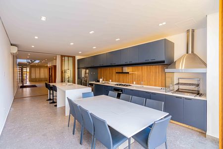Cozinha de casa para alugar com 4 quartos, 330m² em Pompeia, São Paulo