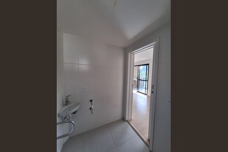Banheiro de kitnet/studio para alugar com 1 quarto, 39m² em Ingá, Niterói