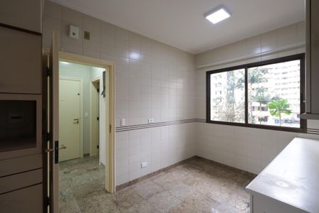 Apartamento à venda com 191m², 4 quartos e 3 vagasCozinha