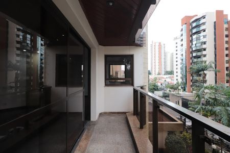 Apartamento à venda com 191m², 4 quartos e 3 vagasSacada
