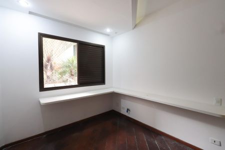 Apartamento à venda com 191m², 4 quartos e 3 vagasQuarto 4