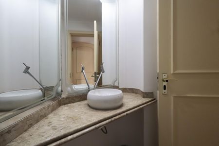Apartamento à venda com 191m², 4 quartos e 3 vagasLavabo