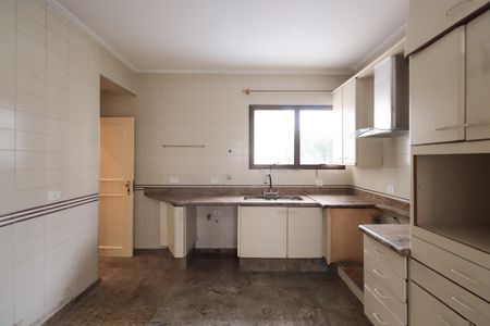 Apartamento à venda com 191m², 4 quartos e 3 vagasCozinha