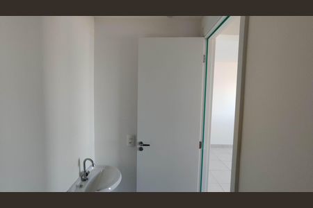 Banheiro de apartamento para alugar com 2 quartos, 33m² em Fazenda Aricanduva, São Paulo