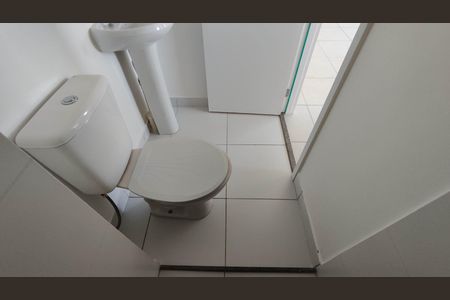 Banheiro de apartamento para alugar com 2 quartos, 33m² em Fazenda Aricanduva, São Paulo