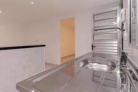 Cozinha de casa para alugar com 1 quarto, 24m² em Vila Invernada, São Paulo