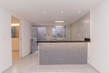 Casa para alugar com 26m², 1 quarto e sem vaga Casa para alugar com 26m², 1 quarto e sem vagaSala