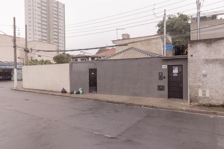 Fachada de casa para alugar com 1 quarto, 26m² em Vila Invernada, São Paulo