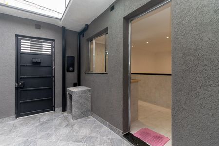 Entrada de casa para alugar com 1 quarto, 26m² em Vila Invernada, São Paulo