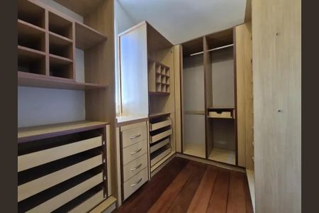 Casa para alugar com 415m², 3 quartos e 3 vagasQuarto