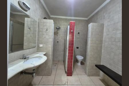 Casa para alugar com 415m², 3 quartos e 3 vagasBanheiro