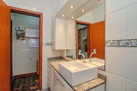 Banheiro de apartamento para alugar com 3 quartos, 68m² em Jardim São Pedro, Porto Alegre