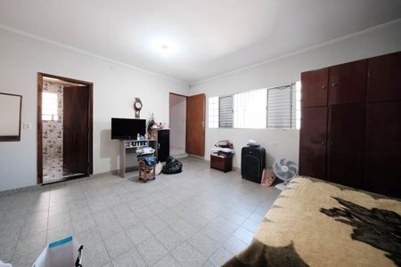 Casa à venda com 403m², 4 quartos e 4 vagasSuíte