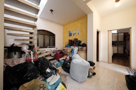 Casa à venda com 403m², 4 quartos e 4 vagasSala
