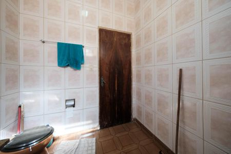 Casa à venda com 403m², 4 quartos e 4 vagasBanheiro 2
