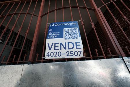 Casa à venda com 403m², 4 quartos e 4 vagasFachada