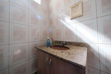Casa à venda com 403m², 4 quartos e 4 vagasBanheiro 2