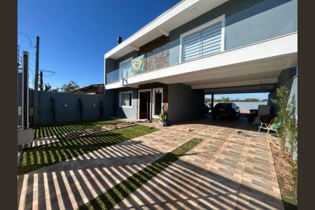Casa à venda com 216m², 3 quartos e 4 vagasÁrea externa