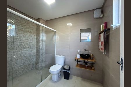 Casa à venda com 216m², 3 quartos e 4 vagasBanheiro