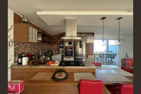 Casa à venda com 216m², 3 quartos e 4 vagasSala/Cozinha